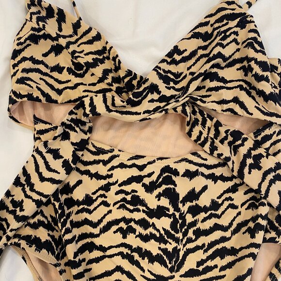 Baltic born one-piece (cut-out) swinsuit - L - Picture 2 of 3